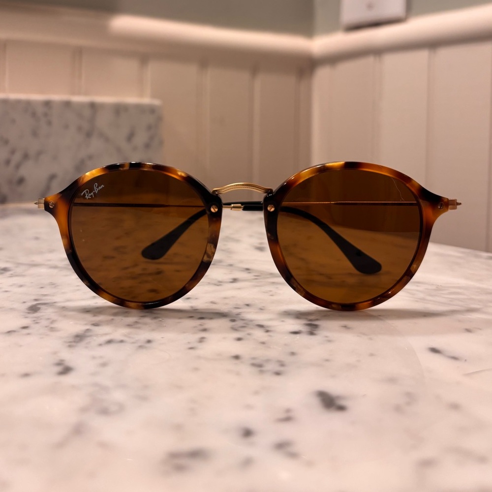 Ray Ban round tortoise shell sunglasses RB 2447